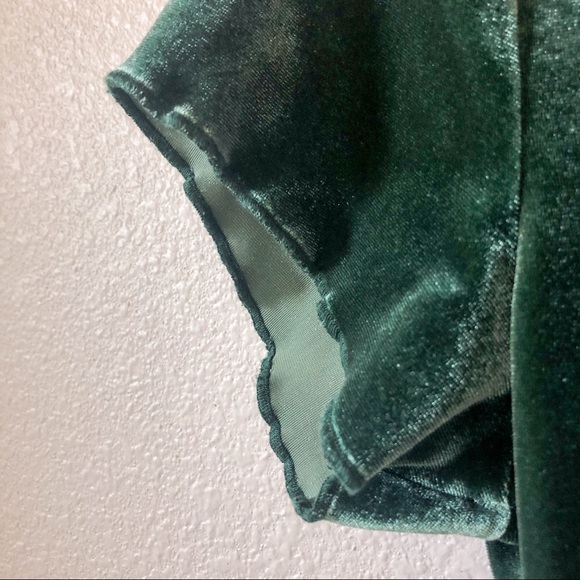 Green Velvet Crop Top - Picture 4 of 4